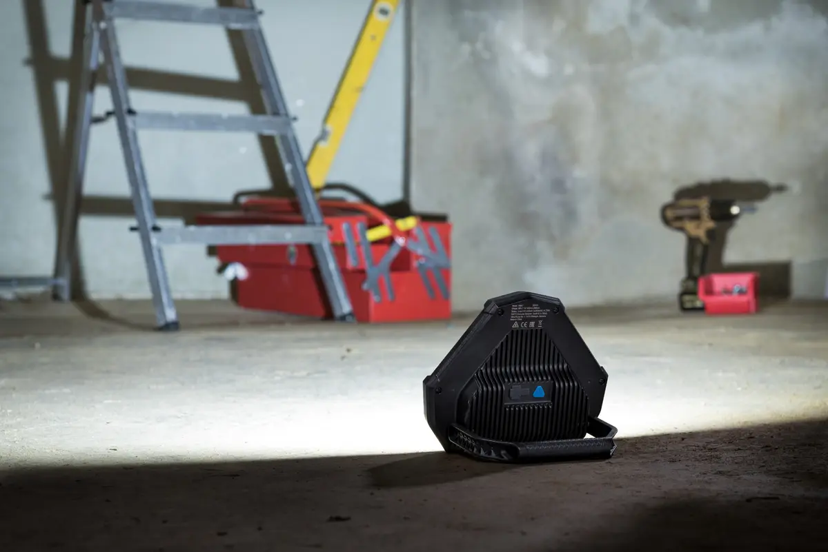 Рабочий фонарь LED Varta Work Flex Photo 5