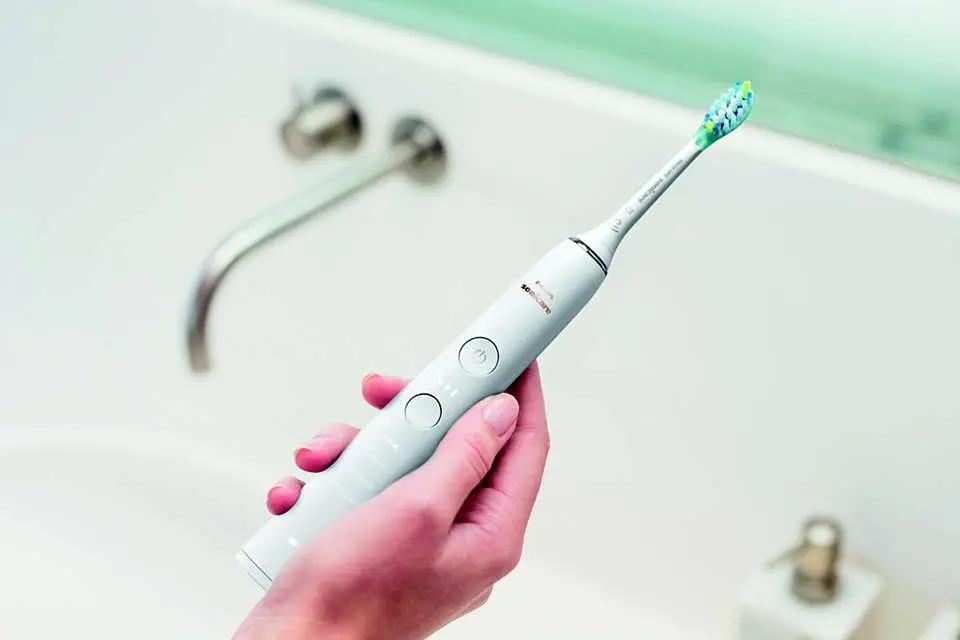 Philips Sonicare DiamondClean 9000 HX9911 Toothbrush Photo 11