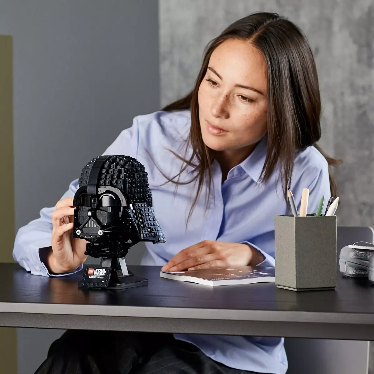 LEGO Star Wars Dārta Veidera ķivere 75304 Photo 4
