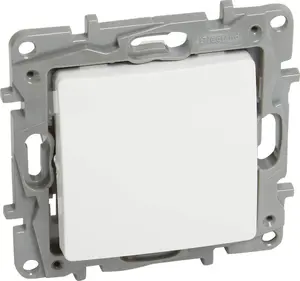 Single-button wall switch Legrand Niloe 6A IP20 White