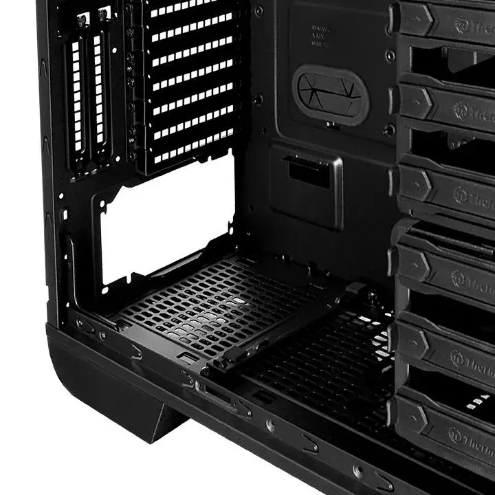 Компьютерный корпус Thermaltake Core V71 Photo 19