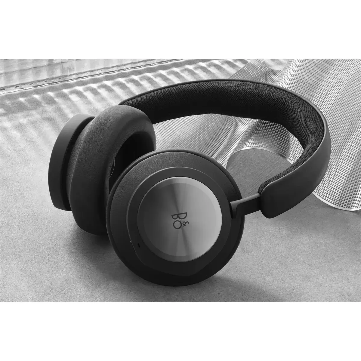 Наушники Bang & Olufsen BeoPlay Portal Photo 8