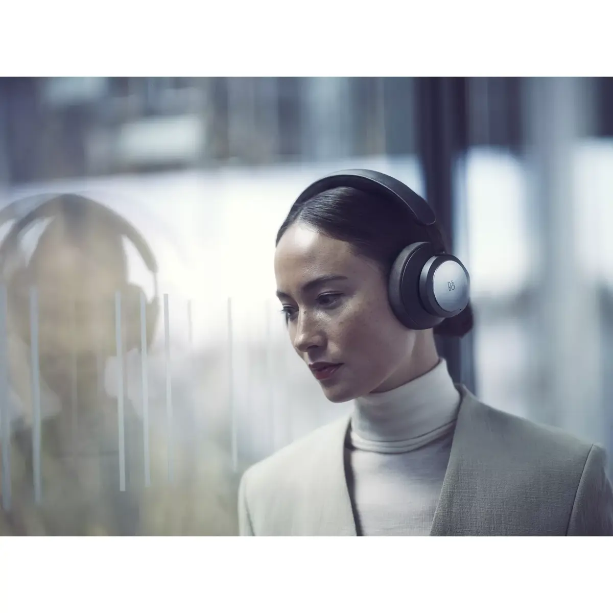 Наушники Bang & Olufsen BeoPlay Portal Photo 11