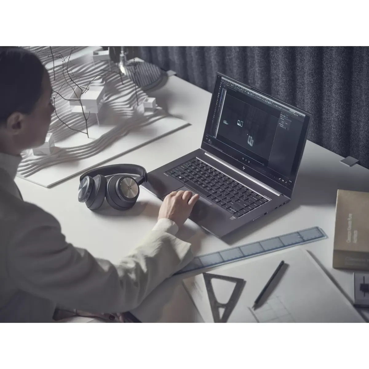 Наушники Bang & Olufsen BeoPlay Portal Photo 16