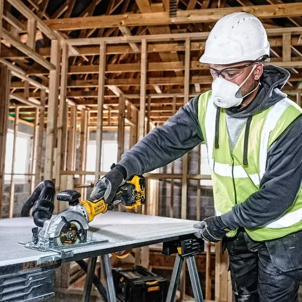 Дисковая пила DeWALT DCS571NT-XJ Photo 5