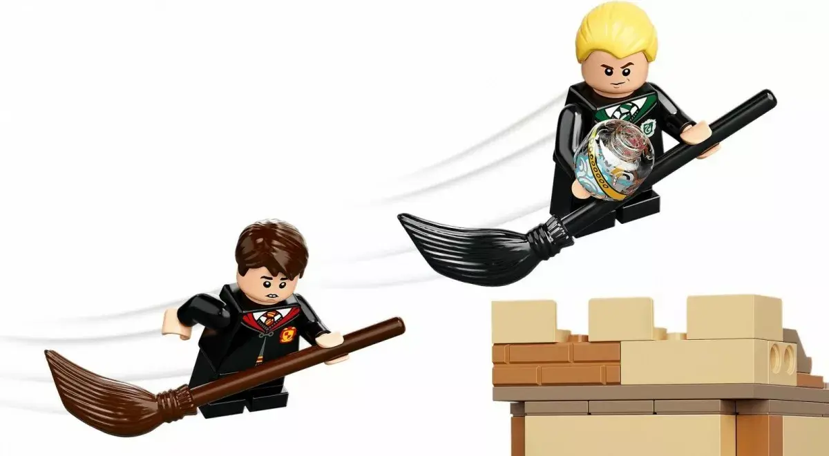 LEGO Harry Potter Hogwarts First Flying Lesson 76395 Photo 8