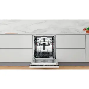 Pilnībā iebūvējama trauku mazgājamā mašīna Whirlpool WIO 3P33 PL ar 15 vietu ietilpību, 10 programmām, Natural Dry, trešo grozu un 43 dB trokšņa līmeni