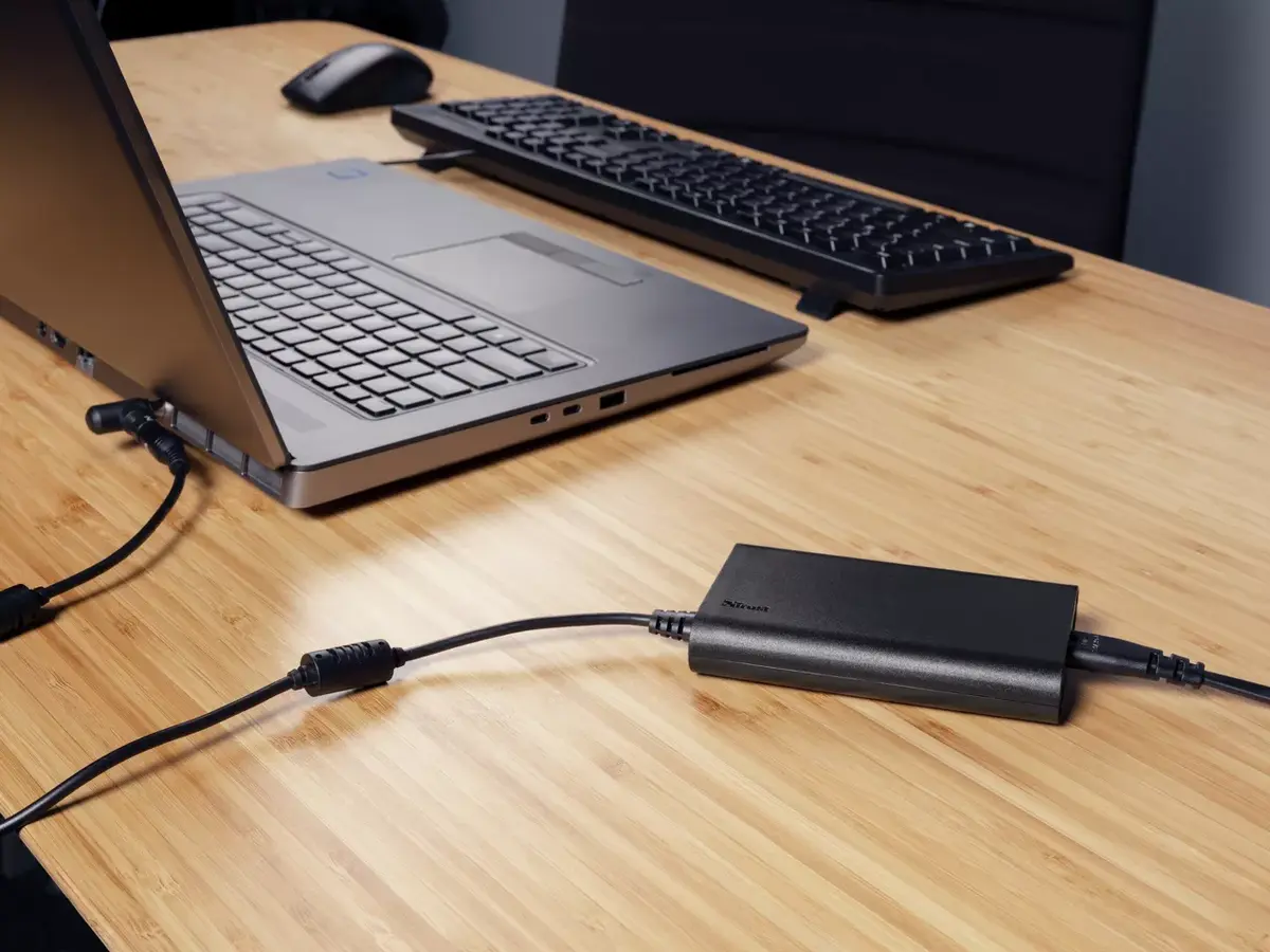 TRUST Simo Laptop Charger 19V 3.68A 70W Photo 7