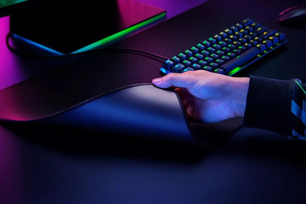Коврик для мышки Razer Strider Gaming Photo 4
