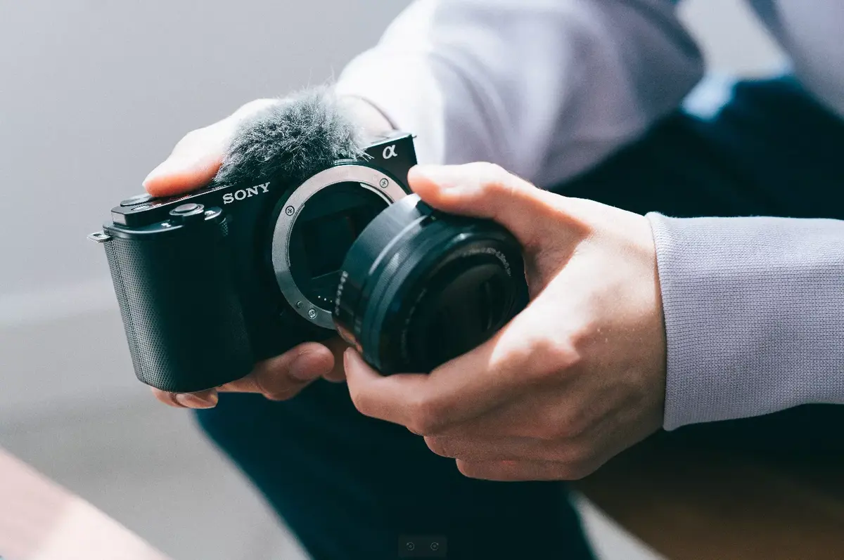 Беззеркальная камера Sony α ZV-E10L Photo 5