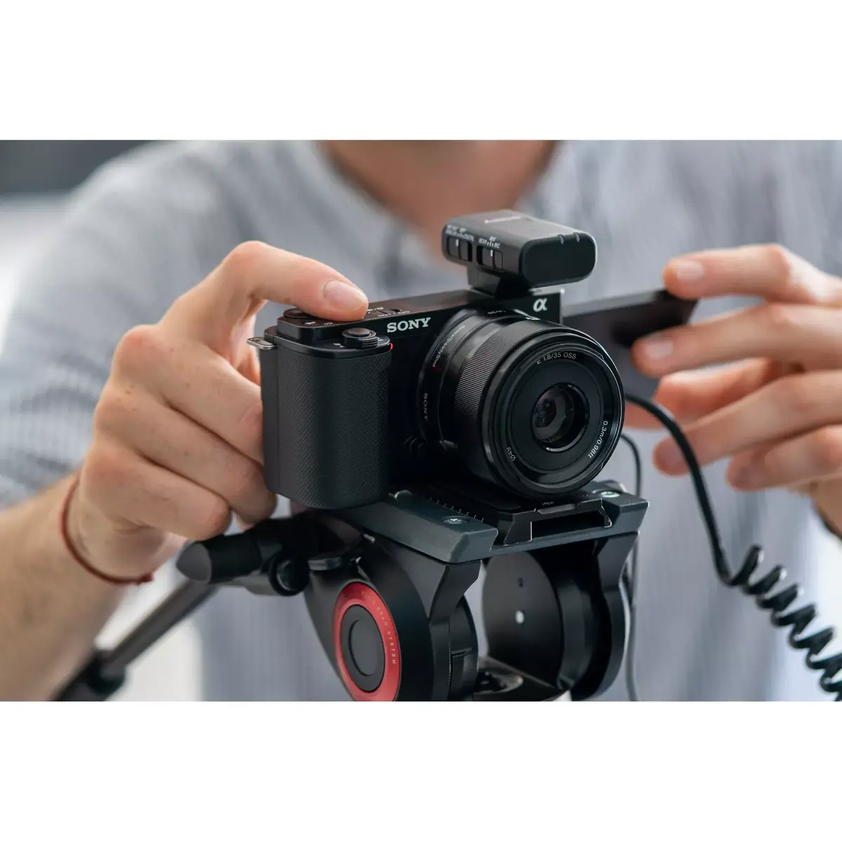 Беззеркальная камера Sony α ZV-E10L Photo 6