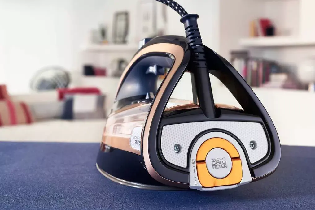 Tefal FV9865E0 Dry & Steam Iron Photo 4