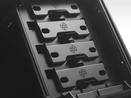 PC Case Silverstone TJ04-E Photo 7