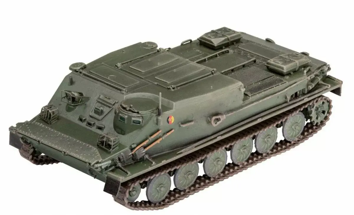REVELL модель БТР-50ПК 1:72 Photo 2