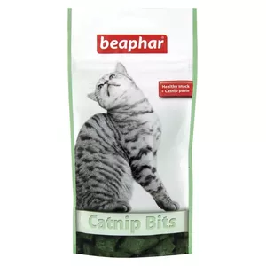 Лакомство для кошек Beaphar Catnip Bits 35 г — лакомство со зверобоем