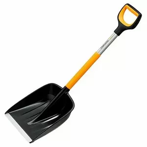 Fiskars X-sērijas sniega lāpsta automašīnai