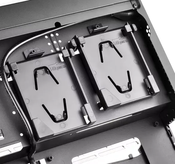 PC Case Silverstone RVZ02 Photo 13
