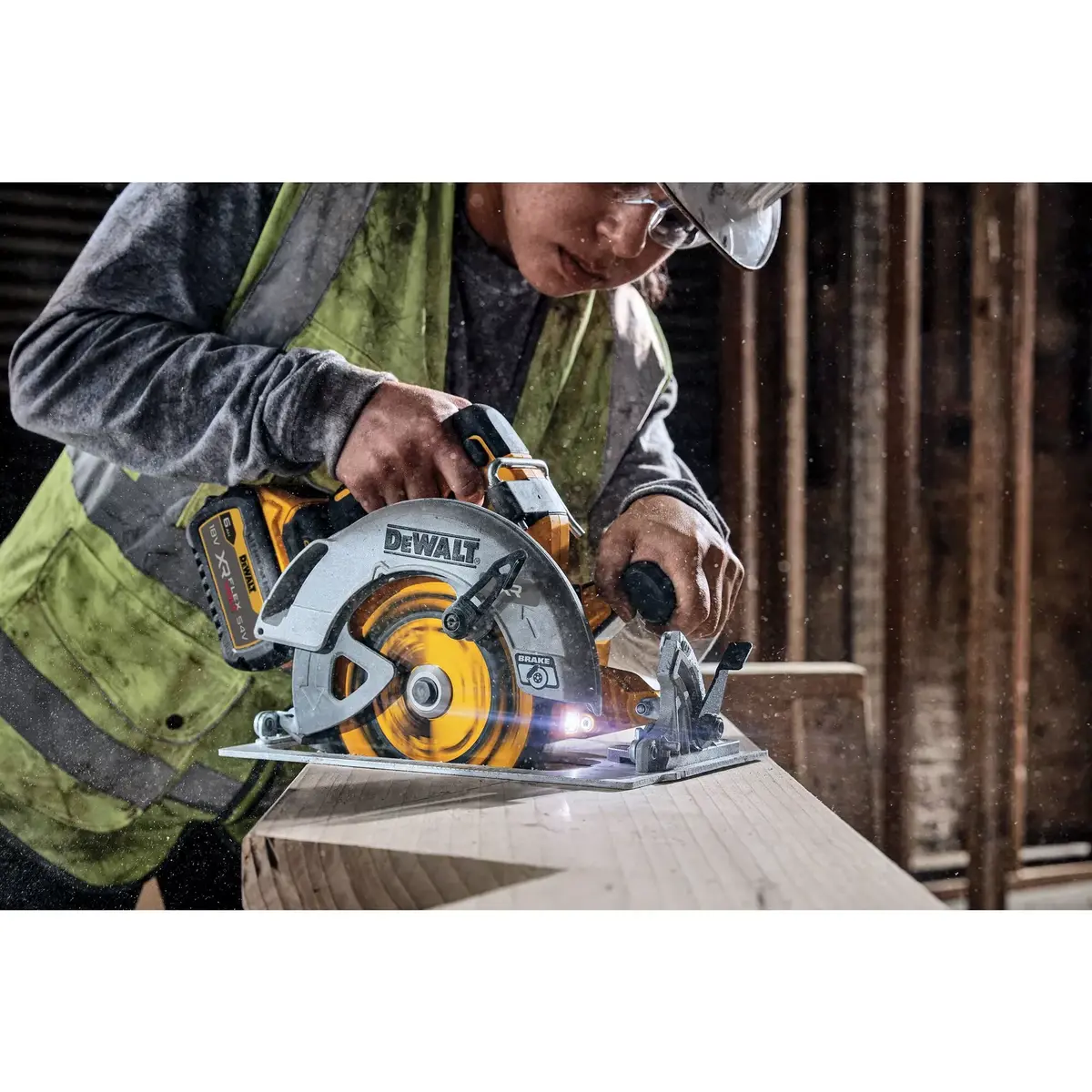 Портативная циркулярная пила DeWALT DCS573NT-XJ Photo 3
