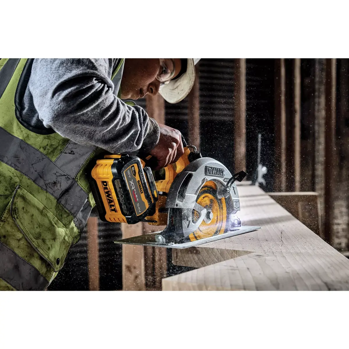 Портативная циркулярная пила DeWALT DCS573NT-XJ Photo 6