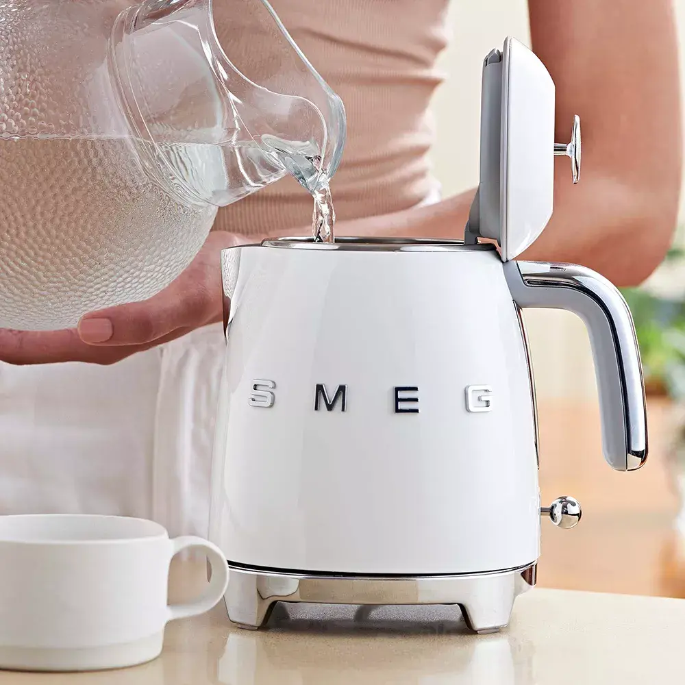 Электрический чайник Smeg 0.8 L 1400 W KLF05WHEU Photo 6