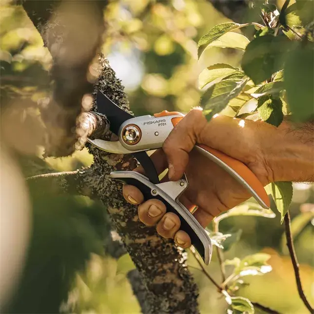Секатор Fiskars 1057172 Bypass Photo 2