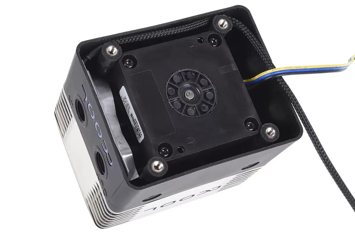 Alphacool 13296 насос с резервуаром Photo 2