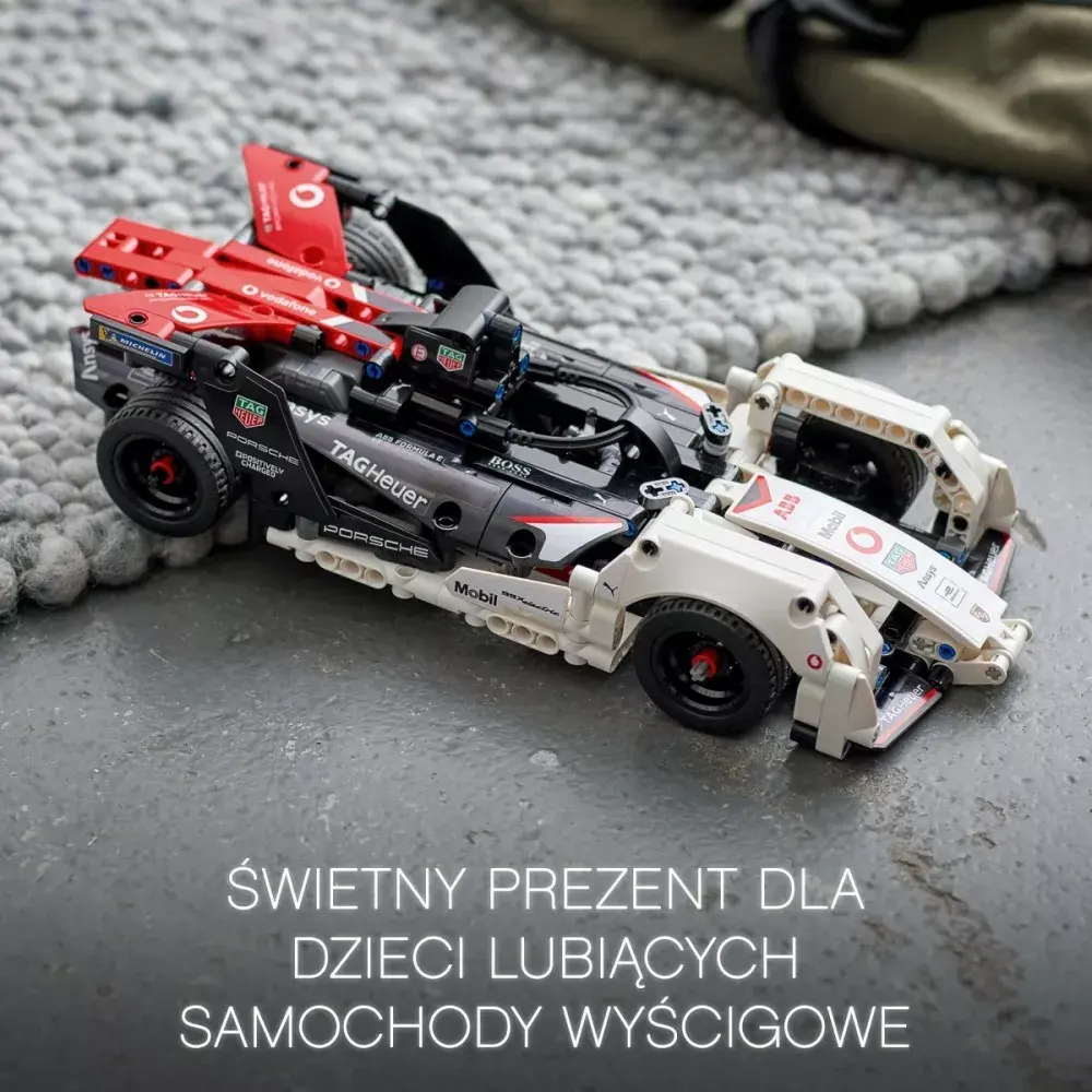 LEGO Formula E Porsche 99X Electric model 42137 Photo 12