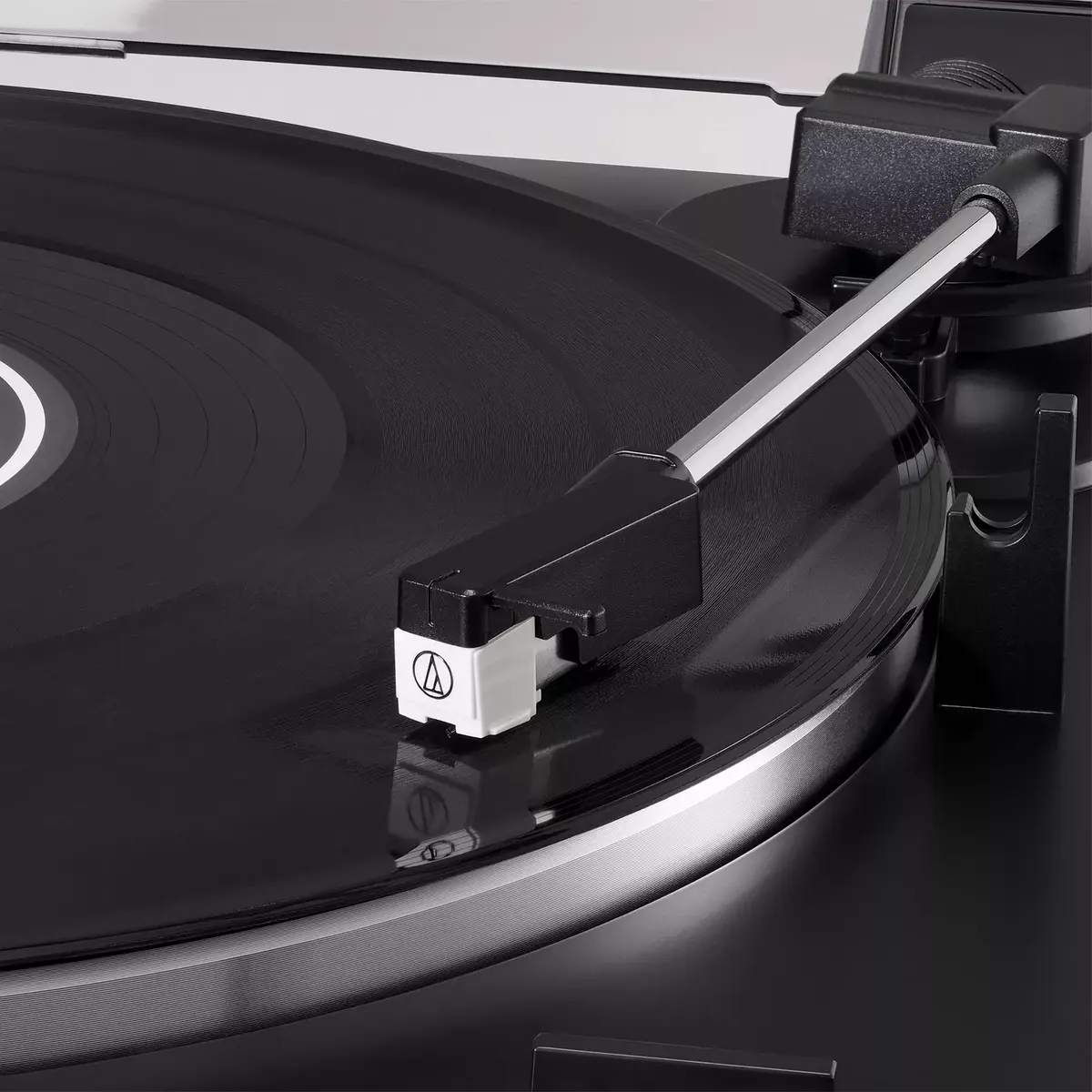 Граммофон с ременным приводом Audio-Technica AT-LP60X Photo 4