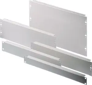 Aizbāzne Rittal DK 7152.035, 2U, RAL 7035 pelēks, platums 483 mm, dziļums 23 mm, augstums 88 mm