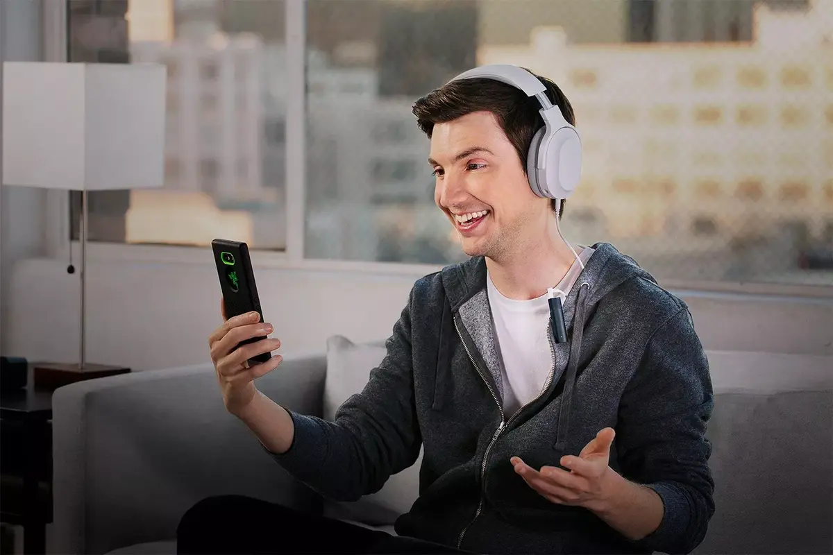 Микрофон для мобильного телефона Razer Seiren BT Photo 6