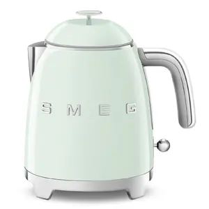 Электрический чайник Smeg 50's Style KLF05PGEU пастельно-зеленого цвета с емкостью 0,8 л и мощностью 1400 Вт