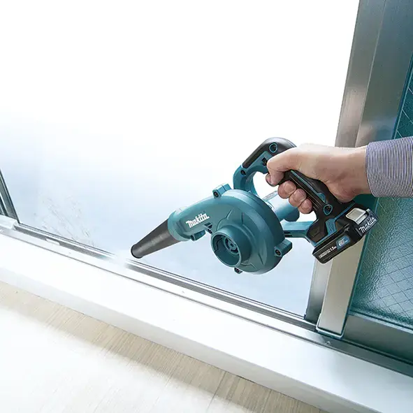 Аккумуляторная воздуходувка Makita UB100DZ Photo 3