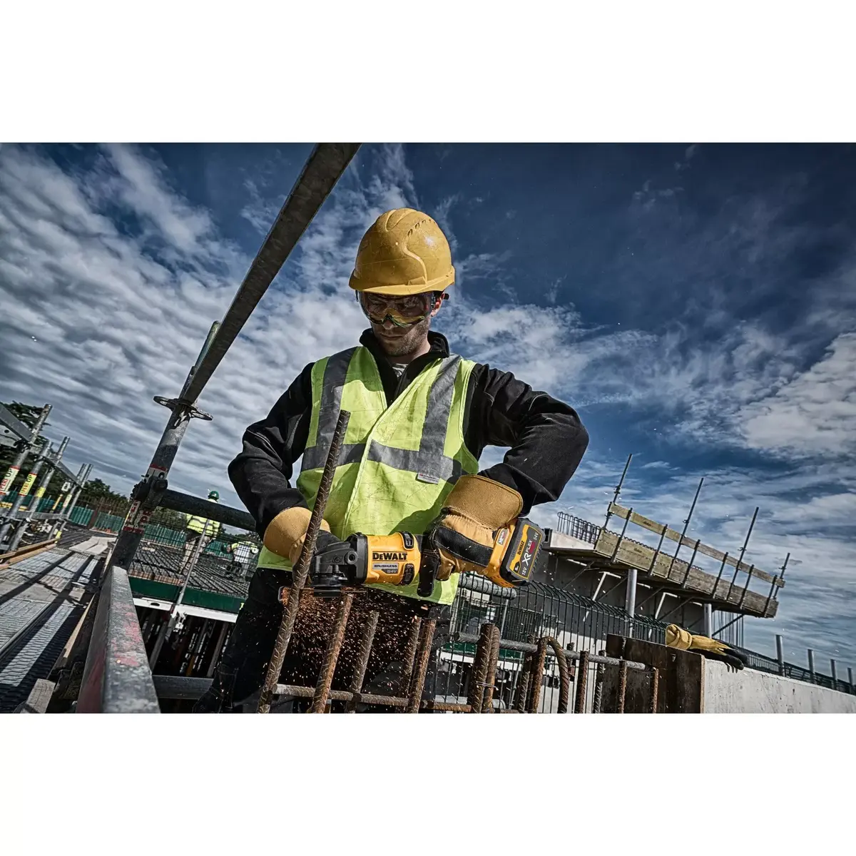 Шлифовальная машинка DeWALT DCG418N-XJ Photo 9