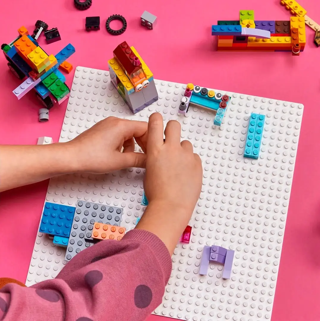 LEGO building plate 11026 — 32x32 white Photo 15