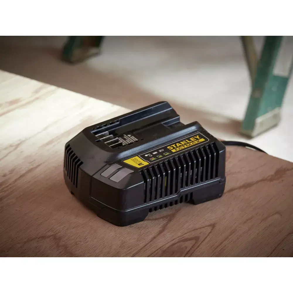 Battery Charger Stanley SFMCB14-QW Photo 2