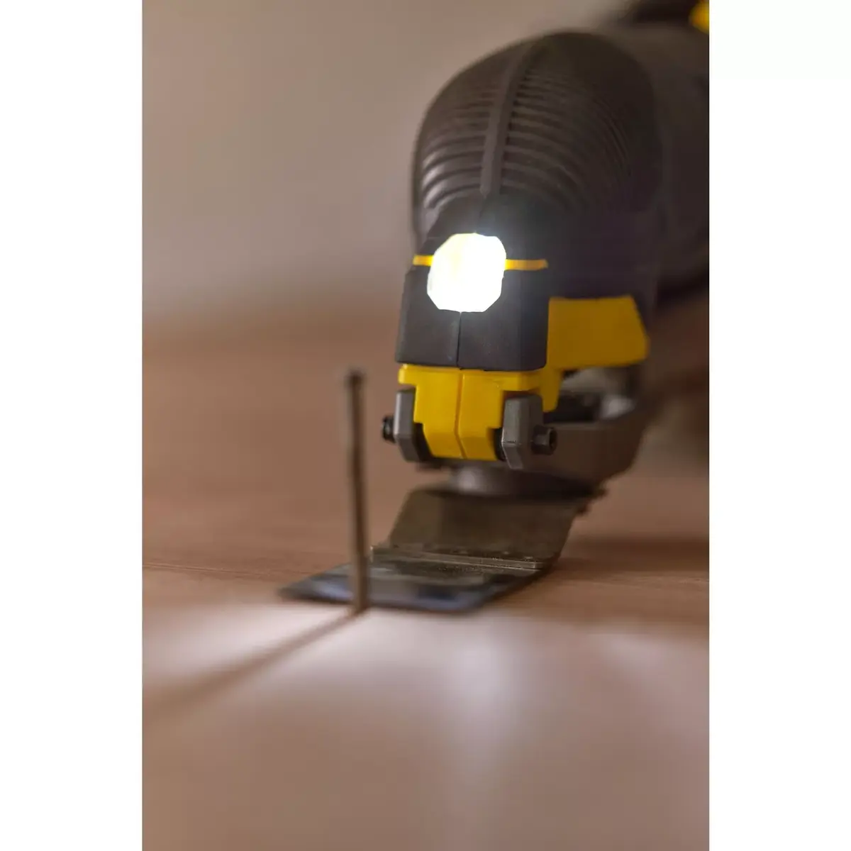 Oscilējošais daudzfunkcionālais rīks Stanley FATMAX SFMCE500B-XJ Photo 6