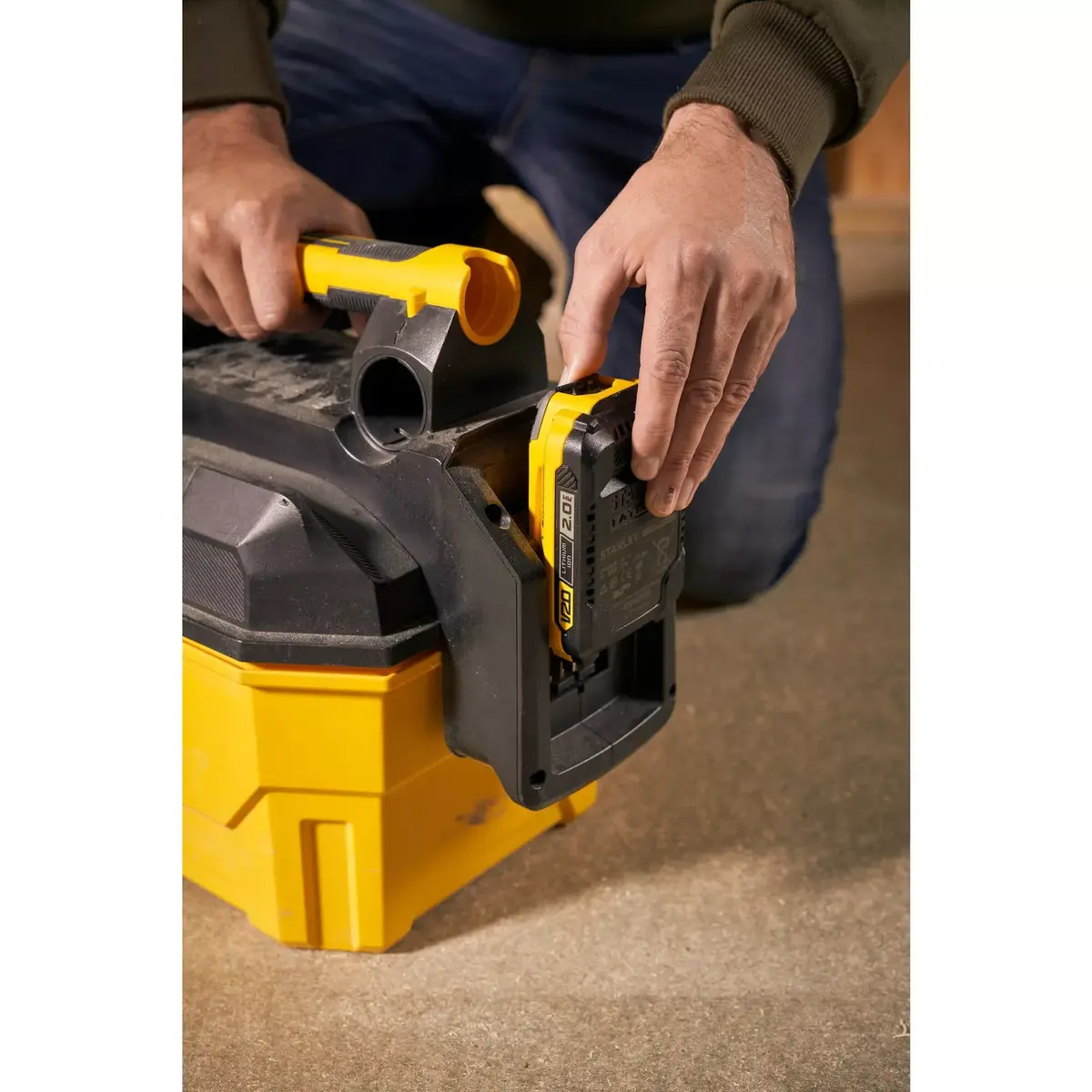 Пылесос Stanley FATMAX SFMCV002B-XJ Photo 3