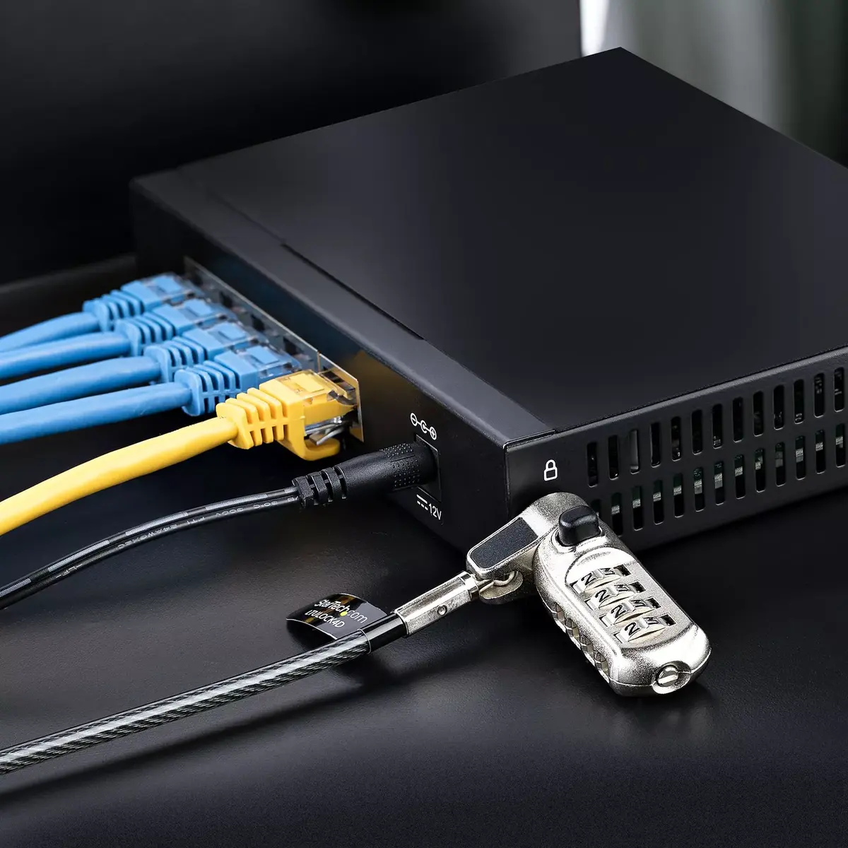 Neadministrēts slēdzis StarTech.com 2.5G 5 portu Photo 10