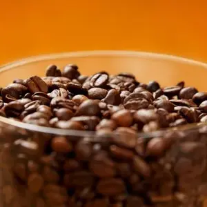 Keep your beans fresh for longer thanks to the aroma seal