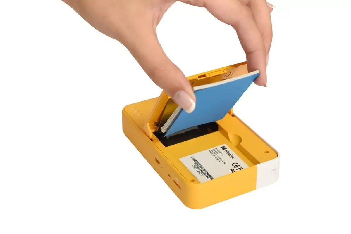 Kodak Printomatic Instant Camera - White/Yellow Photo 8
