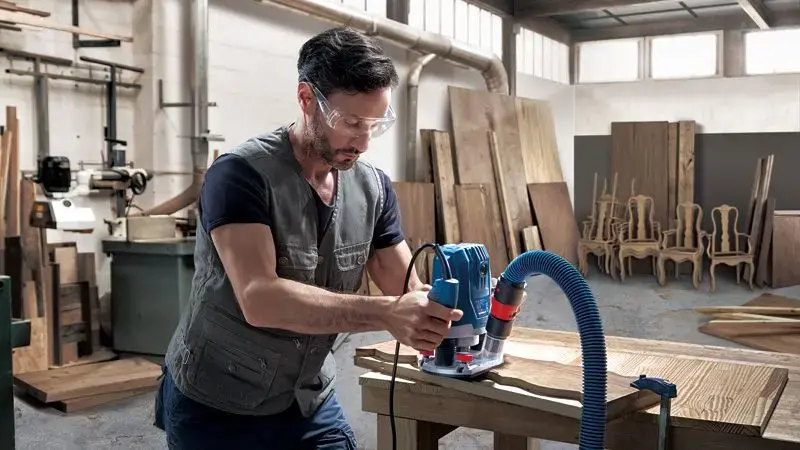 Bosch GOF 130 Router Photo 4