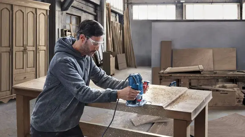 Bosch GOF 130 Router Photo 5