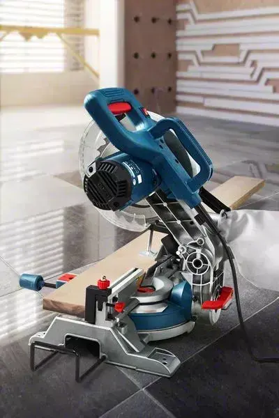 Пила торцовочная Bosch GCM 216 Photo 2