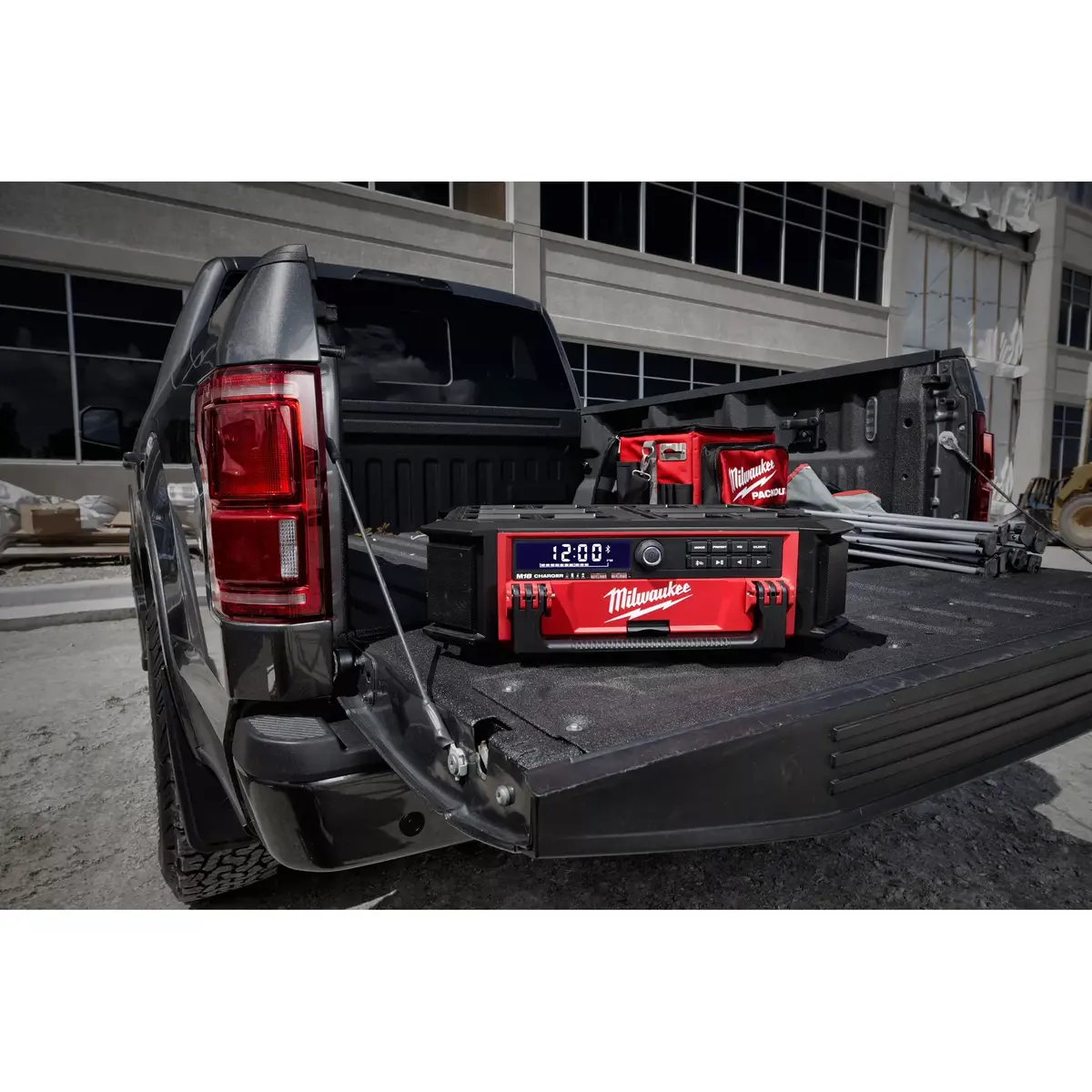 Milwaukee M18 PRCDAB+ Jobsite Radio Photo 2