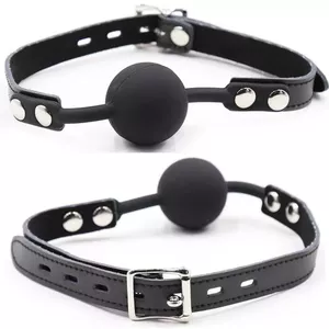 Кляп-шар OHMAMA D-230342, силиконовый шар с кожаным ремешком и замком в комплекте