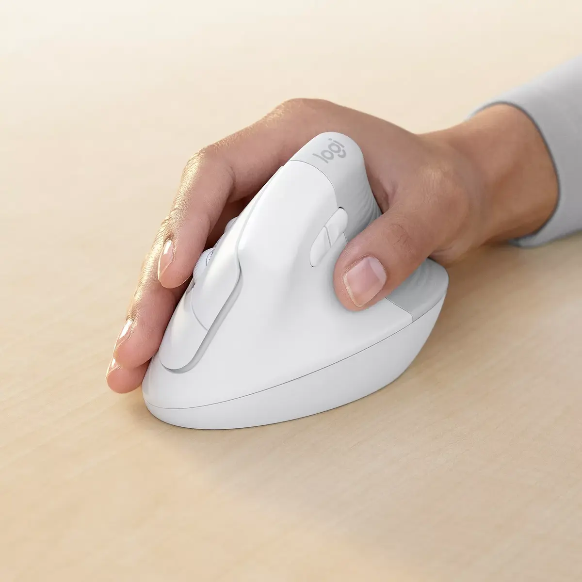 Pele Logitech Lift Vertical Ergonomic Mouse Photo 4