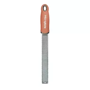 Flat grater Microplane ZESTER Coral — stainless steel blades, plastic handle, 304 × 33 × 25 mm