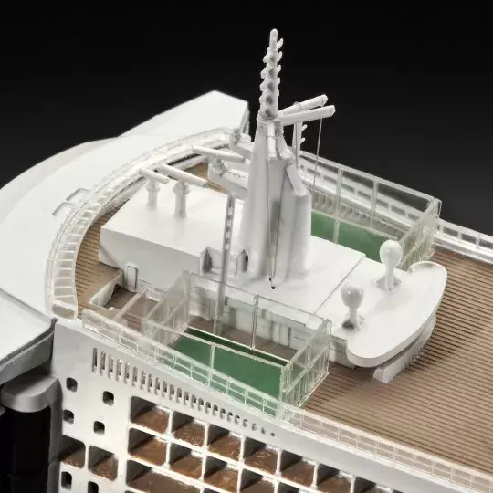 REVELL Queen Mary 2 модель лайнера 1:700 Photo 3