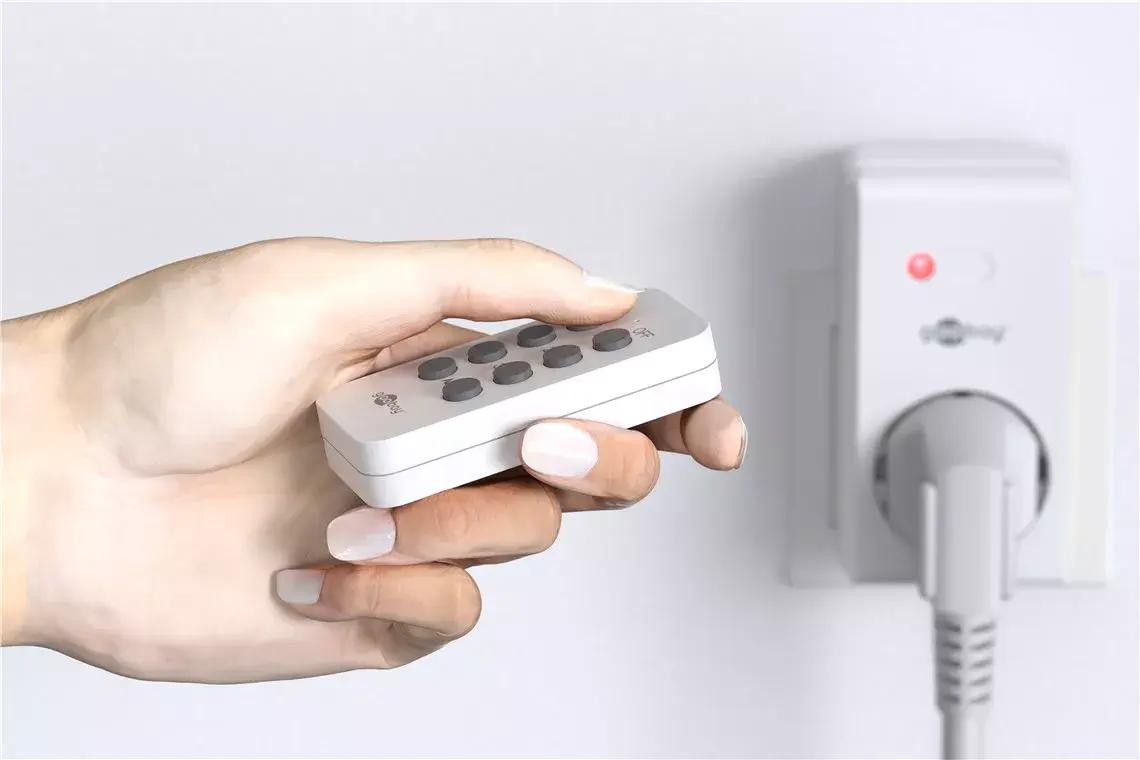 Remote Controlled Socket Goobay Safety Socket Photo 5