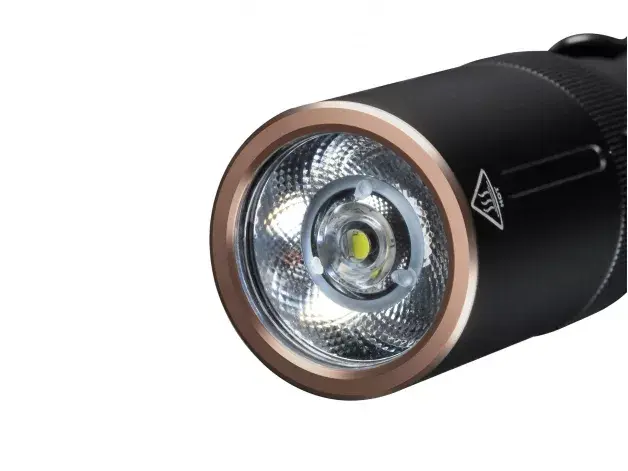 Fenix E20 V2.0 lukturis Photo 2
